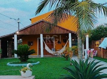 Casa · 191m² · 3 Quartos · 2 Vagas · Casa com Piscina no bairro Lami