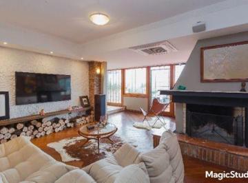 Casa · 375m² · 3 Quartos · 8 Vagas · Casa semi-mobiliada na Vila Assunção com vista deslumbrante para o Guaíba e Veleiros do Sul