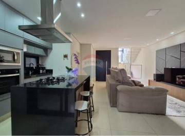 Casa · 213m² · 3 Quartos · 4 Vagas · Casa à venda, 213 metros, 3 quartos suítes, piscina - Terras da  Estância, Paulínia -SP