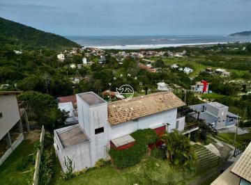 Casa · 250m² · 4 Quartos · 3 Vagas · Casa de Alto Padrão com Vista Permanente para o Mar – Praia do Siriú, Garopaba