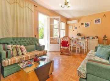 Apartamento · 107m² · 3 Quartos · Excelente apartamento mobiliado, com 3 quartos na rua Barbedo, bairro M.Deus