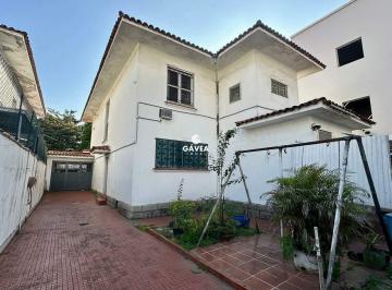 Casa · 736m² · 12 Quartos · Casa à venda no Gonzaga em Santos.
