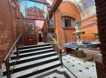 Casa · 420m² · 4 Quartos · 8 Vagas · Casa de alto padrão à venda no Jardim Luzitânia com 4 quartos e 8 vagas
