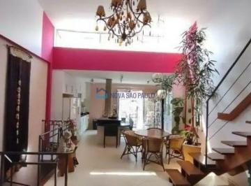 Casa · 284m² · 4 Quartos · 2 Vagas · Sobrado no Mirandópolis com 4 dormitórios sendo 2 suítes