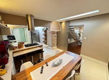 Casa · 250m² · 4 Quartos · 3 Vagas · Sobrado a venda no Bairro da mooca com 4 quartos e quintal