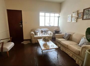 Apartamento · 301m² · 6 Quartos · 1 Vaga · Apartamento disponível para venda no bairro Centro em Uberlândia-MG