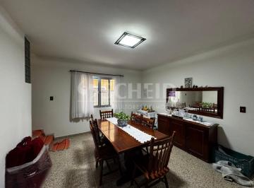 Casa · 125m² · 3 Quartos · 3 Vagas · Casa á Venda em Interlagos com 125m², 3 quartos sendo 3 suítes, 3 vagas.