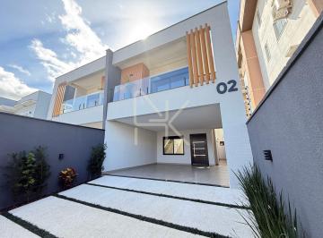 Casa · 172m² · 3 Quartos · 2 Vagas · Sobrado com 3 Suítes, Jacuzzi Externa e 172m² – Bom Retiro, Joinville SC