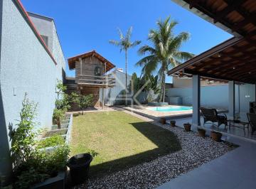 Casa · 260m² · 3 Quartos · 4 Vagas · Casa à venda com 03 quartos sendo 01 suíte, 260m2, averbada, piscina e casa de boneca no Bairro Sant