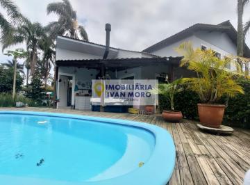 Casa · 4 Quartos · 2 Vagas · Casa com Piscina em Daniela - temporada - Florianópolis – SC