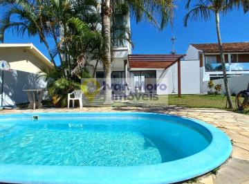 Casa · 3 Quartos · 3 Vagas · Casa com Piscina em Daniela - temporada - Florianópolis/SC