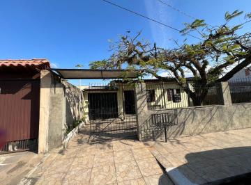 Casa · 95m² · 3 Quartos · 5 Vagas · Casa no bairro Guarujá – Zona Sul de Porto Alegre