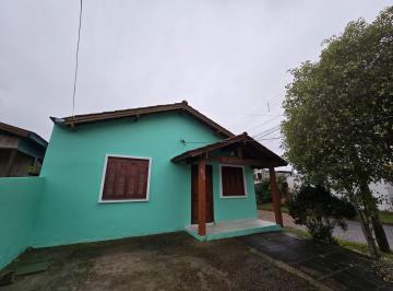 Casa · 70m² · 2 Quartos · 2 Vagas · Casa de esquina no bairro Hípica - 2 dormitórios