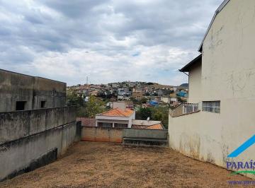 Terreno · 300m² · Oportunidade Única: Terreno no Centro de Paraisópolis