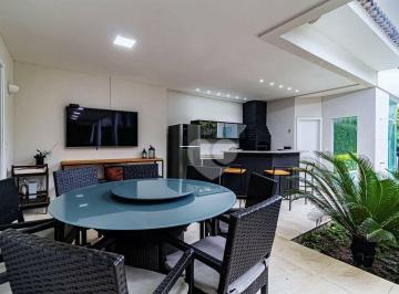 6958660fbc92a98ee78ad90c1f4f0d8d471c670b · Condominio Crystal Lake. Linda Casa Triplex reformada e projetada com 6 Quartos sendo 5 Suítes. Barr