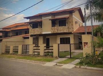Casa de 6 quartos, Angra dos Reis · Belíssima Casa 6 Quartos na Areia da Praia Garatucaia Angra dos Reis