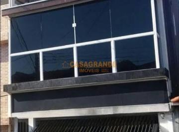 Casa · 245m² · 5 Quartos · 2 Vagas · Casa à Venda - 5 quartos, 1 suíte, 125m² - Cruzeiro do Sul