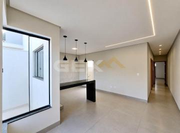 Casa · 82m² · 3 Quartos · 2 Vagas · Casa à venda no bairro Santa Rosa, 3 quartos, 1 suíte com closet e 2 vagas.