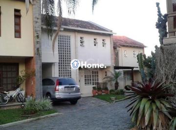 Casa · 350m² · 3 Quartos · 2 Vagas · Excelente casa em condominío de 350m² com 03 dormitórios sendo 02 suítes.
