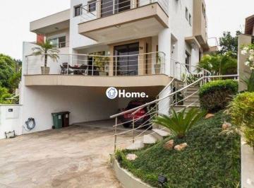 Casa · 235m² · 3 Quartos · 3 Vagas · Excelente casa em condomínio com 3 suítes, piscina e 3 vagas de garagem