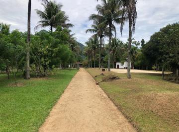Rural · 360m² · 2 Quartos · 8 Vagas · Sítio à Venda em Macaé: 360m², 2 Quartos, 1 Suíte, 5 Banheiros