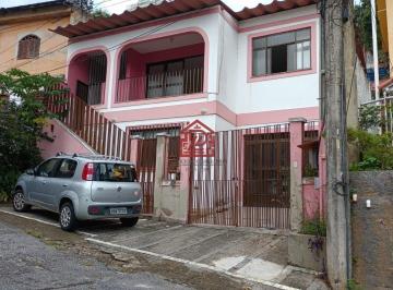 Casa · 255m² · 4 Quartos · 1 Vaga · Casa à Venda no Centro de Macaé: 4 Quartos, 256m², R$830mil