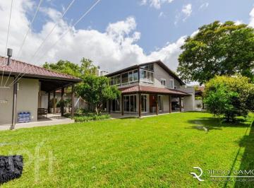 https:__pui.loft.com.br_listings_f221e88b-5b45-4cea-b47a-58361323032e_photos_5b14bde6?preset=desktop · Casa com 4 dormitórios e garagem para 10