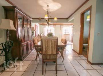 https:__pui.loft.com.br_listings_2b7aff4f-4609-456a-964b-e0d9811f5d8a_photos_b238402e?preset=desktop · Casa à venda em Tristeza com 211 m², 5 quartos, 1 suíte, 4 vagas