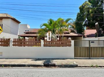 Foto 01 · Oportunidade Imperdível: Casa Comercial à Venda em Novo Rio das Ostras-RJ, 3 quartos, 1 suíte, 1 sal