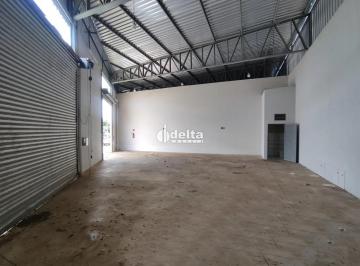 Comercial · 300m² · Galpão disponível para locação no bairro Granada em Uberlândia-MG
