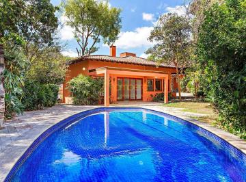 Casa · 302m² · 3 Quartos · 8 Vagas · Uma chácara na cidade! Casa térrea com muito jardim e piscina no Jardim Petrópolis/Alto da Boa Vista