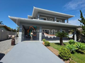 Casa · 510m² · 4 Quartos · 2 Vagas · Linda Casa com 04 dormitórios no Siriú-Garopaba/SC