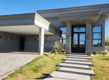 Casa · 250m² · 3 Quartos · 2 Vagas · Casa em Condomínio com 3 Dormitórios sendo 1 Suíte Master - Jardim Vitagliano
