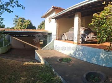 Casa · 1954m² · 3 Quartos · 4 Vagas · Condomínio Monte Carlo, com 03 dormitórios e área de lazer com piscina.