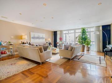 Apartamento · 307m² · 3 Quartos · 3 Vagas · Apartamento de alto padrão com 3 suítes, ampla metragem e vista privilegiada