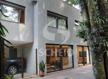 Casa · 280m² · 4 Quartos · 3 Vagas · Casa em condomínio com 4 suítes próximo ao Parque Severo Gomes