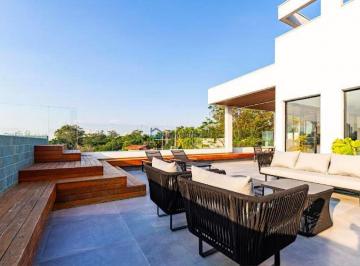 Casa · 1200m² · 5 Quartos · 7 Vagas · Casa de alto padrão à venda com 5 quartos, 3 suítes, 7 vagas, no Jardim dos Estados.