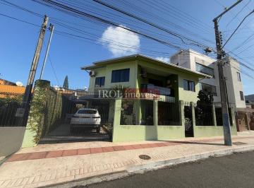 Casa · 147m² · 3 Quartos · 2 Vagas · Casa Sobrado em Nações, Balneário Camboriú/SC