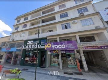 Comercial · 215m² · Loja comercial com forte potencial no Centro - 215m²
