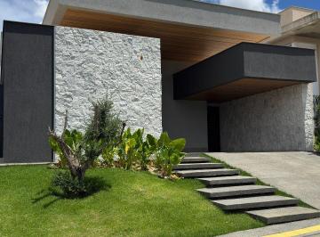 Casa · 196m² · 3 Quartos · 4 Vagas · Casa térrea Alto Padrão