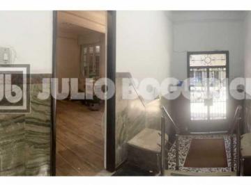 Apartamento · 54m² · 1 Quarto · Lindo apartamento, totalmente reformado, sala quarto, térreo, condomínio barato.