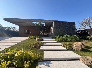 uihvrik2ogi5y2y1mzbmyjvm_md · Casa térrea à Venda com 5 suítes, 6 banheiros, 542,4m² no valor de R$ 15.000.000