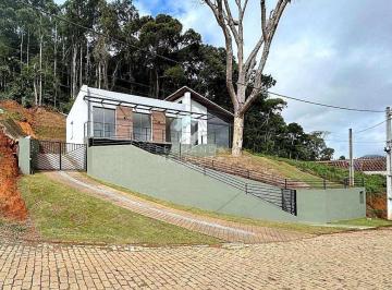 casa-recem-construida-com-vista-privilegiada-para-o-verde-em-teresopolis027220.jpeg · Casa recém-construída com vista privilegiada para o verde em Teresópolis