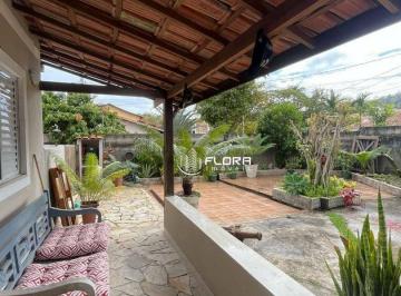 a07acd00eade7b96cc45f624c74deab0dba60b53 · Casa com 5 dormitórios à venda, 199 m² por R$ 750.000,00 - Itaipu - Niterói/RJ