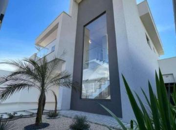 Casa · 230m² · 3 Quartos · Casa à venda - em Residencial Monte Cristo