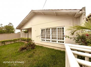 Casa · 180m² · 4 Quartos · 4 Vagas · Casa com 180 m² com 4 dorm e banheira na Barra da Lagoa - Florianópolis /SC