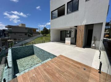 202509241542501324.jpg · Casa para Venda em Camaçari, Alphaville (Abrantes), 4 dormitórios, 4 suítes, 4 banheiros, 4 vagas