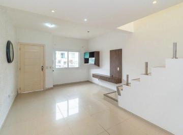 Casa · 138m² · 2 Quartos · 2 Vagas · Casa de 2 dormitórios no Bairro Guarujá - Porto Alegre