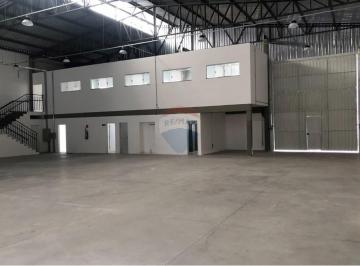 Comercial · 630m² · 5 Vagas · Alugo Galpão com 630m² de área construída, com 2 vestiários, entrada de energia 100kva com AVCB ,