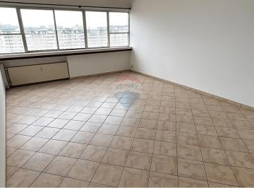 Apartamento · 120m² · 3 Quartos · 1 Vaga · Apartamento de 120m com 3 quartos, sendo 1 suíte. Dependência completa e 1 vaga de garagem coberta.